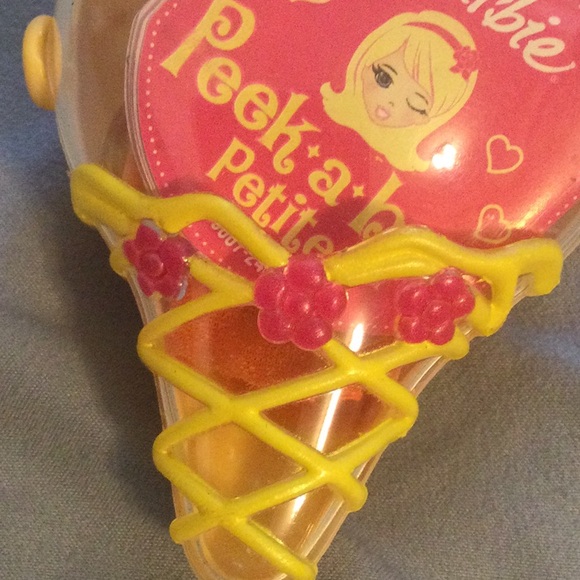 Barbie Peek a Boo Petites. - Picture 9 of 10